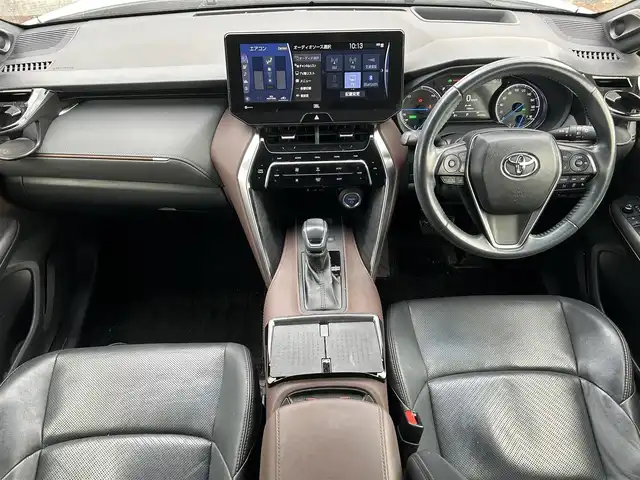 トヨタ ハリアー ハイブリッド Z レザーパッケージ 滋賀県 2021(令3)年 6.4万km ホワイトパールクリスタルシャイン JBLプレミアムサウンド/純正１２．３インチナビ/（AM/FM/TVフルセグ/Bluetooth/USB/Miracasyt）/デジタルインナーミラー/ドライブレコーダー前後/Toyota Safety Sense/・プリクラッシュセーフティ/・レーントレーシングアシスト/・ロードサインアシスト/パノラミックビューモニター/ブラインドスポットモニター/ETC2.0/シートヒーターD/N/シートベンチレーションD/N/電動リアゲート/横滑り防止装置/パワーシートD/N/シートメモリー/ヘッドアップディスプレイ/レザーシート/電子パーキング/ブレーキホールド/EV MODE/ステアリングヒーター/ステアリングスイッチ/オートライト/LEDヘッドライト/フロントフォグ/純正ドアバイザー/電動格納ミラー/オートエアコン/スマートキー/プッシュスタート/スペアキー