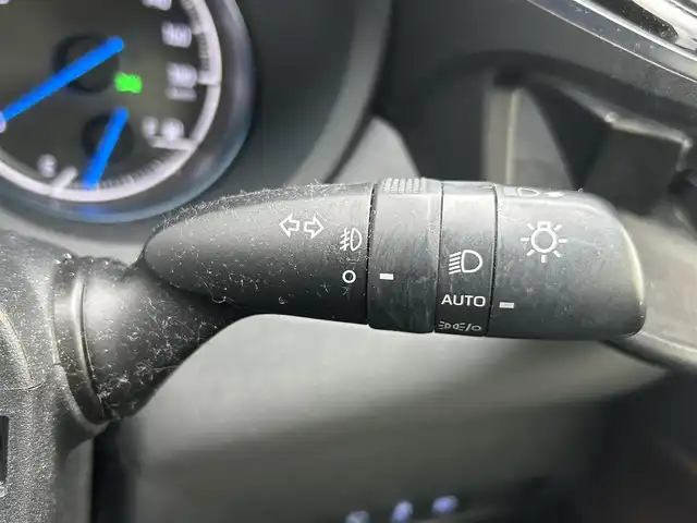 トヨタ ハリアー ハイブリッド Z レザーパッケージ 滋賀県 2021(令3)年 6.4万km ホワイトパールクリスタルシャイン JBLプレミアムサウンド/純正１２．３インチナビ/（AM/FM/TVフルセグ/Bluetooth/USB/Miracasyt）/デジタルインナーミラー/ドライブレコーダー前後/Toyota Safety Sense/・プリクラッシュセーフティ/・レーントレーシングアシスト/・ロードサインアシスト/パノラミックビューモニター/ブラインドスポットモニター/ETC2.0/シートヒーターD/N/シートベンチレーションD/N/電動リアゲート/横滑り防止装置/パワーシートD/N/シートメモリー/ヘッドアップディスプレイ/レザーシート/電子パーキング/ブレーキホールド/EV MODE/ステアリングヒーター/ステアリングスイッチ/オートライト/LEDヘッドライト/フロントフォグ/純正ドアバイザー/電動格納ミラー/オートエアコン/スマートキー/プッシュスタート/スペアキー