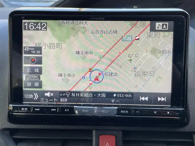 トヨタ ノア X ディライトプラス 大阪府 2016(平28)年 11万km ホワイトパールクリスタルシャイン (株)IDOMが運営する【じしゃロン東大阪店】の自社ローン対象車両になります。こちらは現金ご利用時の価格です。自社ローンご希望の方は別途その旨お申付け下さい。/ 社外メモリナビ/　◯ CD再生機能/　◯ DVD再生機能/　◯ フルセグ対応TV/　◯ BT対応/ フリップダウンモニター/ 両側パワースライドドア/ ステアリングスイッチ/ プッシュスタート/ ETC/ バックカメラ/ ウインカーミラー/ ドアバイザー/ 純正フロアマット