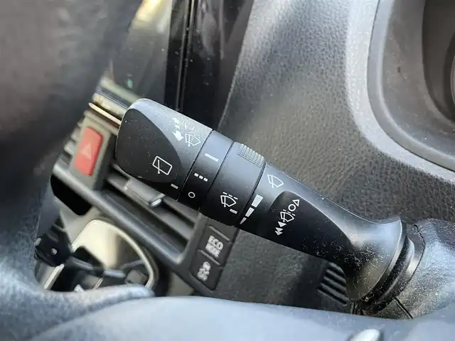 トヨタ ノア X ディライトプラス 大阪府 2016(平28)年 11万km ホワイトパールクリスタルシャイン (株)IDOMが運営する【じしゃロン東大阪店】の自社ローン対象車両になります。こちらは現金ご利用時の価格です。自社ローンご希望の方は別途その旨お申付け下さい。/ 社外メモリナビ/　◯ CD再生機能/　◯ DVD再生機能/　◯ フルセグ対応TV/　◯ BT対応/ フリップダウンモニター/ 両側パワースライドドア/ ステアリングスイッチ/ プッシュスタート/ ETC/ バックカメラ/ ウインカーミラー/ ドアバイザー/ 純正フロアマット