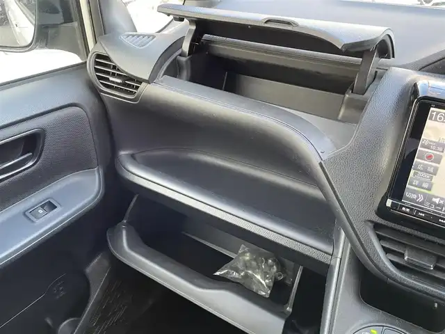 トヨタ ノア X ディライトプラス 大阪府 2016(平28)年 11万km ホワイトパールクリスタルシャイン (株)IDOMが運営する【じしゃロン東大阪店】の自社ローン対象車両になります。こちらは現金ご利用時の価格です。自社ローンご希望の方は別途その旨お申付け下さい。/ 社外メモリナビ/　◯ CD再生機能/　◯ DVD再生機能/　◯ フルセグ対応TV/　◯ BT対応/ フリップダウンモニター/ 両側パワースライドドア/ ステアリングスイッチ/ プッシュスタート/ ETC/ バックカメラ/ ウインカーミラー/ ドアバイザー/ 純正フロアマット