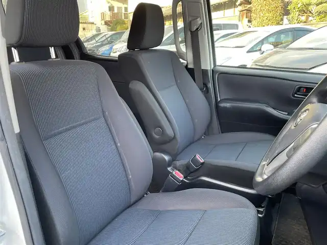 トヨタ ノア X ディライトプラス 大阪府 2016(平28)年 11万km ホワイトパールクリスタルシャイン (株)IDOMが運営する【じしゃロン東大阪店】の自社ローン対象車両になります。こちらは現金ご利用時の価格です。自社ローンご希望の方は別途その旨お申付け下さい。/ 社外メモリナビ/　◯ CD再生機能/　◯ DVD再生機能/　◯ フルセグ対応TV/　◯ BT対応/ フリップダウンモニター/ 両側パワースライドドア/ ステアリングスイッチ/ プッシュスタート/ ETC/ バックカメラ/ ウインカーミラー/ ドアバイザー/ 純正フロアマット