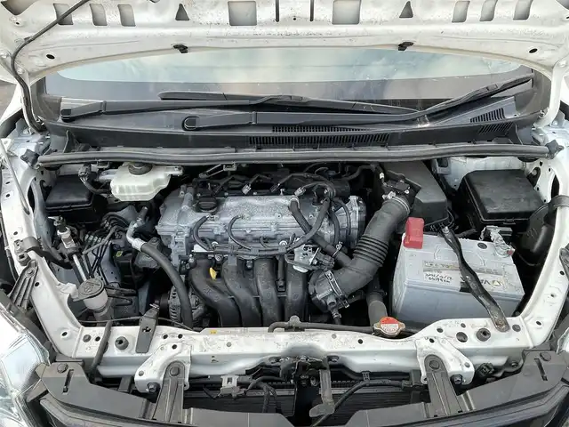 トヨタ ノア X ディライトプラス 大阪府 2016(平28)年 11万km ホワイトパールクリスタルシャイン (株)IDOMが運営する【じしゃロン東大阪店】の自社ローン対象車両になります。こちらは現金ご利用時の価格です。自社ローンご希望の方は別途その旨お申付け下さい。/ 社外メモリナビ/　◯ CD再生機能/　◯ DVD再生機能/　◯ フルセグ対応TV/　◯ BT対応/ フリップダウンモニター/ 両側パワースライドドア/ ステアリングスイッチ/ プッシュスタート/ ETC/ バックカメラ/ ウインカーミラー/ ドアバイザー/ 純正フロアマット