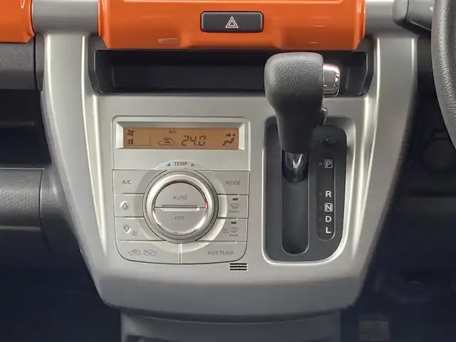 マツダ フレア クロスオーバー XG 千葉県 2016(平28)年 6.5万km パッションオレンジ ホワイト2トーン 社外メモリナビ/(CD/DVD/BT/フルセグTV)/衝突被害軽減システム/横滑り防止装置/ETC/アイドリングストップ/オートライト/ウィンカーミラー/電動格納ミラー/純正15インチAW/シートヒーター/プッシュスタート/スマートキー/フロアマット/ドアバイザー