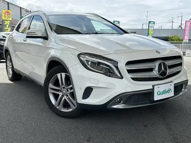 メルセデス・ベンツ ＧＬＡ１８０ 奈良県 2016(平28)年 8.4万km カルサイトホワイト 純正ナビ（ＳＤ／ＵＳＢ／ＢＴ／ＣＤ／フルセグＴＶ）/パワーバックドア/衝突軽減システム/ハーフレザー/前席シートヒーター/パドルシフト/クリアランスソナー/革巻きステアリング/ISOFIX/クルーズコントロール/BSM/フォグ/１８インチAW/スペアキーｘ１/保証書・取説