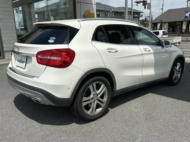 メルセデス・ベンツ ＧＬＡ１８０ 奈良県 2016(平28)年 8.4万km カルサイトホワイト 純正ナビ（ＳＤ／ＵＳＢ／ＢＴ／ＣＤ／フルセグＴＶ）/パワーバックドア/衝突軽減システム/ハーフレザー/前席シートヒーター/パドルシフト/クリアランスソナー/革巻きステアリング/ISOFIX/クルーズコントロール/BSM/フォグ/１８インチAW/スペアキーｘ１/保証書・取説