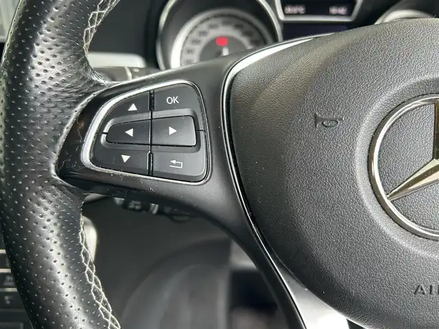 メルセデス・ベンツ ＧＬＡ１８０ 奈良県 2016(平28)年 8.4万km カルサイトホワイト 純正ナビ（ＳＤ／ＵＳＢ／ＢＴ／ＣＤ／フルセグＴＶ）/パワーバックドア/衝突軽減システム/ハーフレザー/前席シートヒーター/パドルシフト/クリアランスソナー/革巻きステアリング/ISOFIX/クルーズコントロール/BSM/フォグ/１８インチAW/スペアキーｘ１/保証書・取説