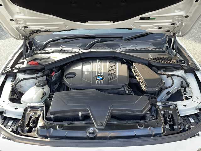 ＢＭＷ ３２０ｄ Mスポーツ 兵庫県 2014(平26)年 11.2万km アルピンホワイトⅢ 保証書・取説・有/純正メモリーナビ・フルセグ・BT・CD・DVD・FM・AM/ETC/バックカメラ/クルーズコントロール/車線逸脱防止支援システム/衝突被害軽減ブレーキ/アイドリングストップ/パドルシフト/パワーバックドア/プッシュスタート/スマートキー×1/純正フロアマット