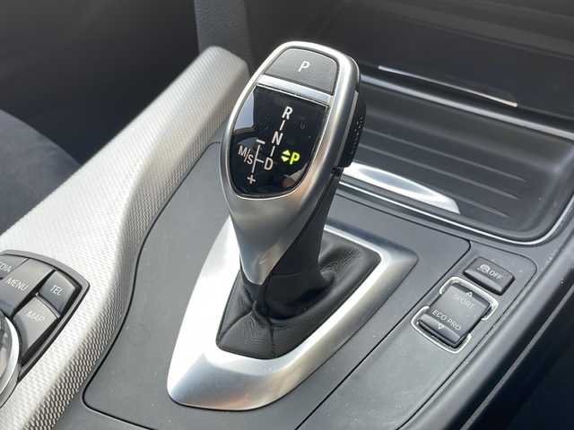 ＢＭＷ ３２０ｄ Mスポーツ 兵庫県 2014(平26)年 11.2万km アルピンホワイトⅢ 保証書・取説・有/純正メモリーナビ・フルセグ・BT・CD・DVD・FM・AM/ETC/バックカメラ/クルーズコントロール/車線逸脱防止支援システム/衝突被害軽減ブレーキ/アイドリングストップ/パドルシフト/パワーバックドア/プッシュスタート/スマートキー×1/純正フロアマット