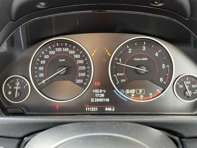 ＢＭＷ ３２０ｄ Mスポーツ 兵庫県 2014(平26)年 11.2万km アルピンホワイトⅢ 保証書・取説・有/純正メモリーナビ・フルセグ・BT・CD・DVD・FM・AM/ETC/バックカメラ/クルーズコントロール/車線逸脱防止支援システム/衝突被害軽減ブレーキ/アイドリングストップ/パドルシフト/パワーバックドア/プッシュスタート/スマートキー×1/純正フロアマット