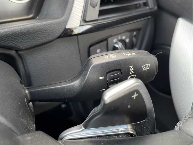 ＢＭＷ ３２０ｄ Mスポーツ 兵庫県 2014(平26)年 11.2万km アルピンホワイトⅢ 保証書・取説・有/純正メモリーナビ・フルセグ・BT・CD・DVD・FM・AM/ETC/バックカメラ/クルーズコントロール/車線逸脱防止支援システム/衝突被害軽減ブレーキ/アイドリングストップ/パドルシフト/パワーバックドア/プッシュスタート/スマートキー×1/純正フロアマット