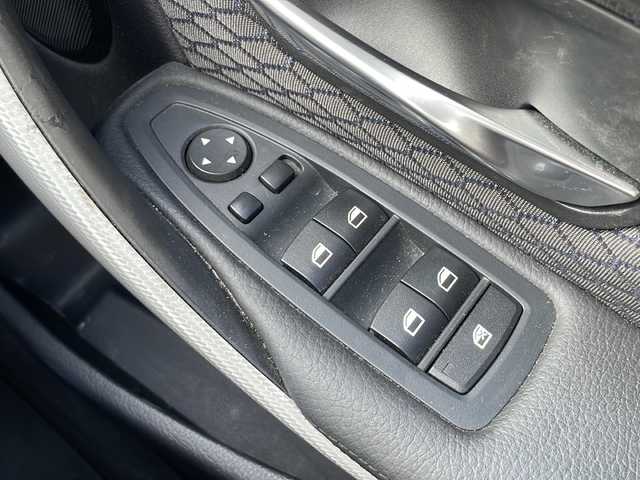 ＢＭＷ ３２０ｄ Mスポーツ 兵庫県 2014(平26)年 11.2万km アルピンホワイトⅢ 保証書・取説・有/純正メモリーナビ・フルセグ・BT・CD・DVD・FM・AM/ETC/バックカメラ/クルーズコントロール/車線逸脱防止支援システム/衝突被害軽減ブレーキ/アイドリングストップ/パドルシフト/パワーバックドア/プッシュスタート/スマートキー×1/純正フロアマット