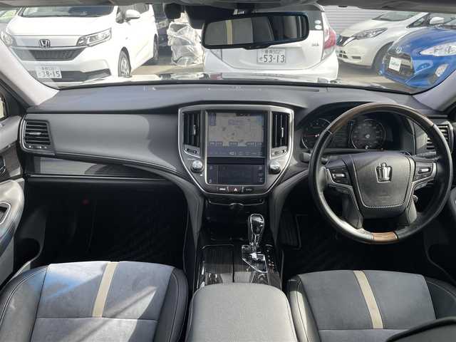 トヨタ クラウン アスリート 愛知県 2016(平28)年 8.6万km ブラック ・TEIN車高調/・MAVERICK 19インチアルミホイール/・サンルーフ/・純正SDメモリーナビ/・バックカメラ/・フルセグTV/・CD/DVD/Blu-ray/・ETC（新セキュリティ対応）/・ミュージックサーバー（SD録音）/・Bluetooth/USB/AUX/・アダプティブクルーズコントロール/・パドルシフト/・パワーシート（D/N）/・ハーフレザーシート/・シートヒーター（D/N）/・純正フロアマット/・LEDヘッドライト/・オートマチックハイビーム/・コーナーセンサー/・衝突軽減ブレーキ/・レーンキープアシスト