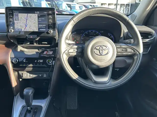 トヨタ ヤリスクロス ハイブリッド Z 愛知県 2021(令3)年 6.7万km 赤 フルセグTV（Bluetooth）/ビルトインETC/前後ドライブレコーダー/ハーフレザーシート/シートヒーター（運転席、助手席）/パワーシート（運転席）/コーナーセンサー/クリアランスソナー/レーダークルーズコントロール/オートブレーキホールド/レーンキープ/LEDオートハイビーム/プッシュスタート/純正フロアマット