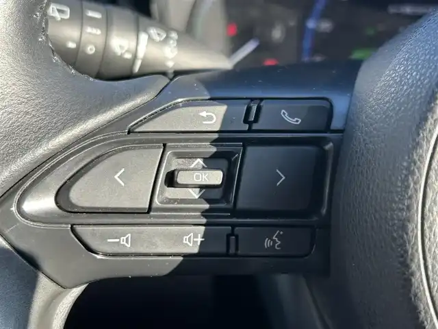 トヨタ ヤリスクロス ハイブリッド Z 愛知県 2021(令3)年 6.7万km 赤 フルセグTV（Bluetooth）/ビルトインETC/前後ドライブレコーダー/ハーフレザーシート/シートヒーター（運転席、助手席）/パワーシート（運転席）/コーナーセンサー/クリアランスソナー/レーダークルーズコントロール/オートブレーキホールド/レーンキープ/LEDオートハイビーム/プッシュスタート/純正フロアマット