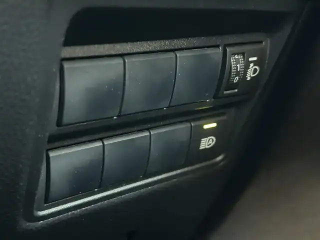 トヨタ ヤリスクロス ハイブリッド Z 愛知県 2021(令3)年 6.7万km 赤 フルセグTV（Bluetooth）/ビルトインETC/前後ドライブレコーダー/ハーフレザーシート/シートヒーター（運転席、助手席）/パワーシート（運転席）/コーナーセンサー/クリアランスソナー/レーダークルーズコントロール/オートブレーキホールド/レーンキープ/LEDオートハイビーム/プッシュスタート/純正フロアマット