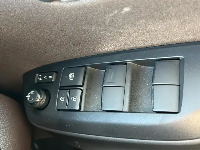 トヨタ ヤリスクロス ハイブリッド Z 愛知県 2021(令3)年 6.7万km 赤 フルセグTV（Bluetooth）/ビルトインETC/前後ドライブレコーダー/ハーフレザーシート/シートヒーター（運転席、助手席）/パワーシート（運転席）/コーナーセンサー/クリアランスソナー/レーダークルーズコントロール/オートブレーキホールド/レーンキープ/LEDオートハイビーム/プッシュスタート/純正フロアマット