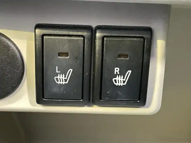 スズキ ラパン X 島根県 2017(平29)年 5.9万km フォーンベージュメタリック/ホワイト2トーンルーフ 登録時走行距離 58270Km/ワンオーナー/取扱説明書/保証書/社外ナビ(MDV-L504)/（Bluetooth/AM/FM/USB/SD)/フルセグTV/ウィンカーミラー/衝突軽減システム/横滑り防止装置/オートライト/シートヒーター（DN席）/スマートキー/スペアキー/純正フロアマット/禁煙車/純正アルミ１４インチ