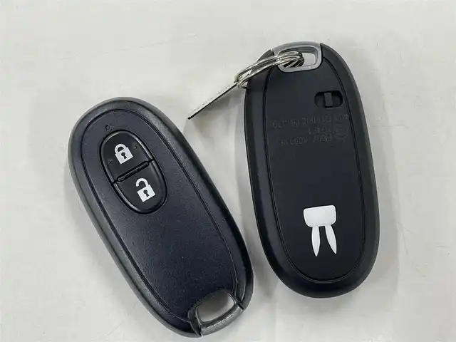 スズキ ラパン X 島根県 2017(平29)年 5.9万km フォーンベージュメタリック/ホワイト2トーンルーフ 登録時走行距離 58270Km/ワンオーナー/取扱説明書/保証書/社外ナビ(MDV-L504)/（Bluetooth/AM/FM/USB/SD)/フルセグTV/ウィンカーミラー/衝突軽減システム/横滑り防止装置/オートライト/シートヒーター（DN席）/スマートキー/スペアキー/純正フロアマット/禁煙車/純正アルミ１４インチ