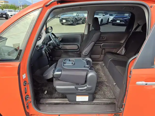 トヨタ ポルテ G 鹿児島県 2017(平29)年 6.6万km シトラスオレンジマイカメタリック モデリスタ純正アルミホイール（１５インチ）　/純正ＳＤナビ（ＮＳＣＤ－Ｗ６６）　/Ｂｌｕｅｔｏｏｔｈオーディオ　/フルセグテレビ　/Ｄ席シートヒーター　/トヨタセーフティセンスＣ　/レーンキープアシスト/横滑り防止装置/プリクラッシュセーフティ/オートマチックハイビーム/先行車発進告知機能/緊急ブレーキシグナル/プッシュスタート/スマートキー