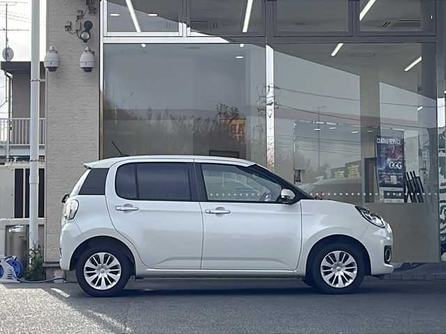 トヨタ パッソ モーダ　S 福島県 2017(平29)年 5.6万km パールホワイトⅢ 純正ナビ　バックカメラ　ビルトインＥＴＣ　衝突軽減ブレーキ　地デジＴＶ　スマートキー　ＬＥＤヘッドライト　純正フロアマット　アイドリングストップ　ステアリングスイッチ