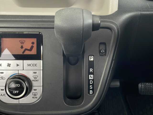 トヨタ パッソ モーダ　S 福島県 2017(平29)年 5.6万km パールホワイトⅢ 純正ナビ　バックカメラ　ビルトインＥＴＣ　衝突軽減ブレーキ　地デジＴＶ　スマートキー　ＬＥＤヘッドライト　純正フロアマット　アイドリングストップ　ステアリングスイッチ