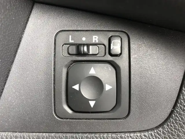 三菱 ｅＫスペース カスタムG セーフティパッケージ 愛知県 2017(平29)年 3.6万km シルキーホワイト 純正ナビ（ワンセグ／ＣＤ／ＤＶＤ）　/全方位カメラ　/衝突軽減ブレーキ　/パワースライドドア　/ＬＥＤライト　/オートライト　/フォグ　/1４インチアルミホイール　/スタッドレス積込　/スマートキー　/フロアマット