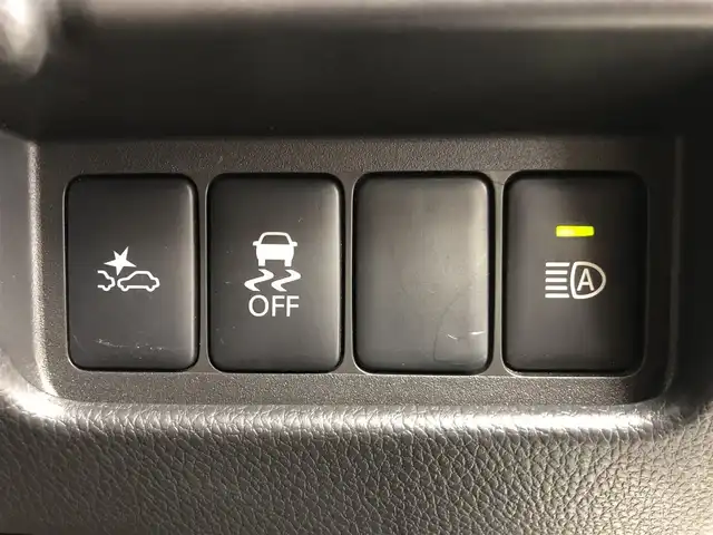 三菱 ｅＫスペース カスタムG セーフティパッケージ 愛知県 2017(平29)年 3.6万km シルキーホワイト 純正ナビ（ワンセグ／ＣＤ／ＤＶＤ）　/全方位カメラ　/衝突軽減ブレーキ　/パワースライドドア　/ＬＥＤライト　/オートライト　/フォグ　/1４インチアルミホイール　/スタッドレス積込　/スマートキー　/フロアマット