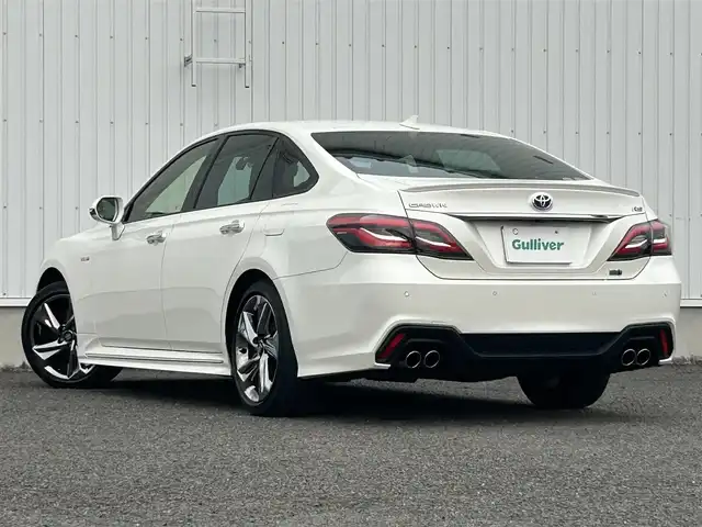 トヨタ クラウン ハイブリッド RS アドバンス 熊本県 2019(平31)年 1.6万km ホワイトパールクリスタルシャイン 純正ナビBluetooth/AM/FM/CD/DVD/SD/USB/Miracast/AUX/・DTV/トヨタセーフティセンス/・レーントレーシングアシスト/・プリクラッシュセーフティ/・ブラインドスポットモニター/・クリアランスソナー/・リアクロストラフィックアラート/・パーキングサポート/・ロードサインアシスト/・先行車発進お知らせ機能/・レーダークルーズコントロール/ヘッドアップディスプレイ/ポジションメモリーシート/フォグランプ/パドルシフト/電子パーキングブレーキ/ETC2.0/バックカメラ/電動格納ミラー/・ウィンカーミラー/革巻きステアリング/・ステアリングヒーター/シートヒーター/トランクオープナー/SOSボタン/ステアリングスイッチ/プッシュスタート/スマートキー/スペアキー/カードキー/純正フロアマット/純正アルミホイール