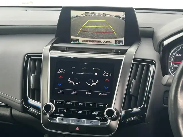 トヨタ クラウン ハイブリッド RS アドバンス 熊本県 2019(平31)年 1.6万km ホワイトパールクリスタルシャイン 純正ナビBluetooth/AM/FM/CD/DVD/SD/USB/Miracast/AUX/・DTV/トヨタセーフティセンス/・レーントレーシングアシスト/・プリクラッシュセーフティ/・ブラインドスポットモニター/・クリアランスソナー/・リアクロストラフィックアラート/・パーキングサポート/・ロードサインアシスト/・先行車発進お知らせ機能/・レーダークルーズコントロール/ヘッドアップディスプレイ/ポジションメモリーシート/フォグランプ/パドルシフト/電子パーキングブレーキ/ETC2.0/バックカメラ/電動格納ミラー/・ウィンカーミラー/革巻きステアリング/・ステアリングヒーター/シートヒーター/トランクオープナー/SOSボタン/ステアリングスイッチ/プッシュスタート/スマートキー/スペアキー/カードキー/純正フロアマット/純正アルミホイール