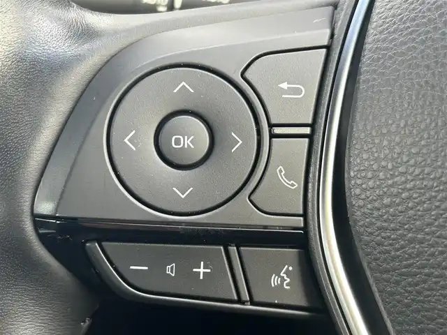 トヨタ クラウン ハイブリッド RS アドバンス 熊本県 2019(平31)年 1.6万km ホワイトパールクリスタルシャイン 純正ナビBluetooth/AM/FM/CD/DVD/SD/USB/Miracast/AUX/・DTV/トヨタセーフティセンス/・レーントレーシングアシスト/・プリクラッシュセーフティ/・ブラインドスポットモニター/・クリアランスソナー/・リアクロストラフィックアラート/・パーキングサポート/・ロードサインアシスト/・先行車発進お知らせ機能/・レーダークルーズコントロール/ヘッドアップディスプレイ/ポジションメモリーシート/フォグランプ/パドルシフト/電子パーキングブレーキ/ETC2.0/バックカメラ/電動格納ミラー/・ウィンカーミラー/革巻きステアリング/・ステアリングヒーター/シートヒーター/トランクオープナー/SOSボタン/ステアリングスイッチ/プッシュスタート/スマートキー/スペアキー/カードキー/純正フロアマット/純正アルミホイール