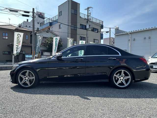 メルセデス・ベンツ Ｃ２２０ｄ アバンギャルド　AMGライン 兵庫県 2016(平28)年 4.7万km オブシディアンブラック ・ベーシックパッケージ//パークトロニック//シートヒーター（前席）/・プレミアムパッケージ//パワートランクリッド/・レザーエクスクルーシブパッケージ//本革シート//エアバランスパッケージ（パフュームアトマイザー）/・AMGライン//18インチ5スポークAW//AMGスタイリングパッケージ//Mercedes-Benzロゴ入りキャリパー/・COMANDシステム/・バックカメラ/・ヘッドアップディスプレイ/・前席パワーシート/・ダイナミックセレクト/・ETC/・AIRマチックサスペンション/・アンビエントライト/・オートLEDヘッドランプ/【セーフティ】//ディストロニックプラス//ステアリングアシスト//レーンキープアシスト//PRE-SAFEブレーキ//ブラインドスポットアシスト//アテンションアシスト