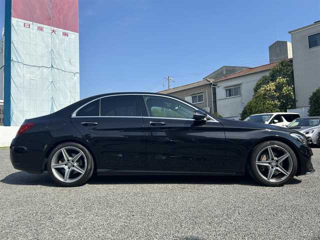 メルセデス・ベンツ Ｃ２２０ｄ アバンギャルド　AMGライン 兵庫県 2016(平28)年 4.7万km オブシディアンブラック ・ベーシックパッケージ//パークトロニック//シートヒーター（前席）/・プレミアムパッケージ//パワートランクリッド/・レザーエクスクルーシブパッケージ//本革シート//エアバランスパッケージ（パフュームアトマイザー）/・AMGライン//18インチ5スポークAW//AMGスタイリングパッケージ//Mercedes-Benzロゴ入りキャリパー/・COMANDシステム/・バックカメラ/・ヘッドアップディスプレイ/・前席パワーシート/・ダイナミックセレクト/・ETC/・AIRマチックサスペンション/・アンビエントライト/・オートLEDヘッドランプ/【セーフティ】//ディストロニックプラス//ステアリングアシスト//レーンキープアシスト//PRE-SAFEブレーキ//ブラインドスポットアシスト//アテンションアシスト
