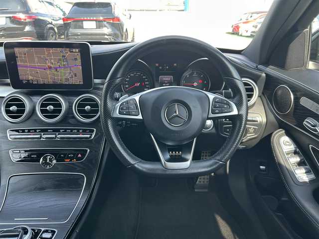 メルセデス・ベンツ Ｃ２２０ｄ アバンギャルド　AMGライン 兵庫県 2016(平28)年 4.7万km オブシディアンブラック ・ベーシックパッケージ//パークトロニック//シートヒーター（前席）/・プレミアムパッケージ//パワートランクリッド/・レザーエクスクルーシブパッケージ//本革シート//エアバランスパッケージ（パフュームアトマイザー）/・AMGライン//18インチ5スポークAW//AMGスタイリングパッケージ//Mercedes-Benzロゴ入りキャリパー/・COMANDシステム/・バックカメラ/・ヘッドアップディスプレイ/・前席パワーシート/・ダイナミックセレクト/・ETC/・AIRマチックサスペンション/・アンビエントライト/・オートLEDヘッドランプ/【セーフティ】//ディストロニックプラス//ステアリングアシスト//レーンキープアシスト//PRE-SAFEブレーキ//ブラインドスポットアシスト//アテンションアシスト