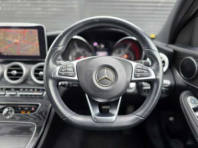 メルセデス・ベンツ Ｃ２２０ｄ アバンギャルド　AMGライン 山梨県 2016(平28)年 4.7万km オブシディアンブラック レザーEXC/レーダーセーフティP/キーレスG/黒本革/前Ｐシート/前シートヒーター/パヒュームＡ/ＨＵＤ/純正ＨＤＤナビ/Ｂカメラ/フルセグ/ＢＴ/ディストロニックＰ/パークトロニック/ＬＫＡ/ＢＳＡ/ＬＥＤ/Ａハイビーム/ＥＴＣ
