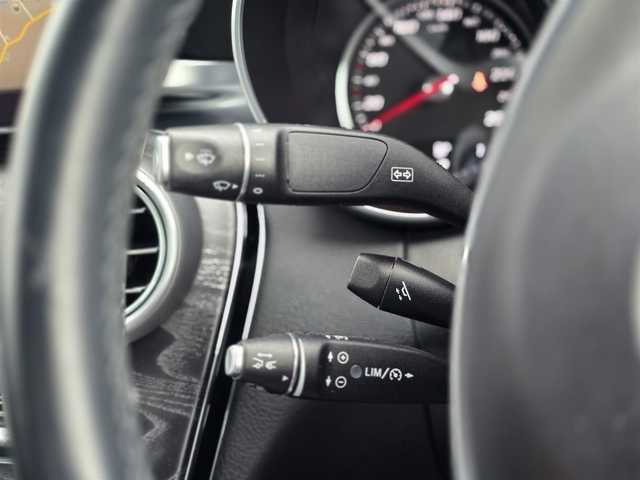 メルセデス・ベンツ Ｃ２２０ｄ アバンギャルド　AMGライン 山梨県 2016(平28)年 4.7万km オブシディアンブラック レザーEXC/レーダーセーフティP/キーレスG/黒本革/前Ｐシート/前シートヒーター/パヒュームＡ/ＨＵＤ/純正ＨＤＤナビ/Ｂカメラ/フルセグ/ＢＴ/ディストロニックＰ/パークトロニック/ＬＫＡ/ＢＳＡ/ＬＥＤ/Ａハイビーム/ＥＴＣ