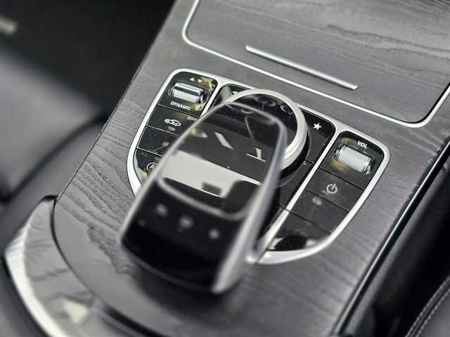 メルセデス・ベンツ Ｃ２２０ｄ アバンギャルド　AMGライン 山梨県 2016(平28)年 4.7万km オブシディアンブラック レザーEXC/レーダーセーフティP/キーレスG/黒本革/前Ｐシート/前シートヒーター/パヒュームＡ/ＨＵＤ/純正ＨＤＤナビ/Ｂカメラ/フルセグ/ＢＴ/ディストロニックＰ/パークトロニック/ＬＫＡ/ＢＳＡ/ＬＥＤ/Ａハイビーム/ＥＴＣ
