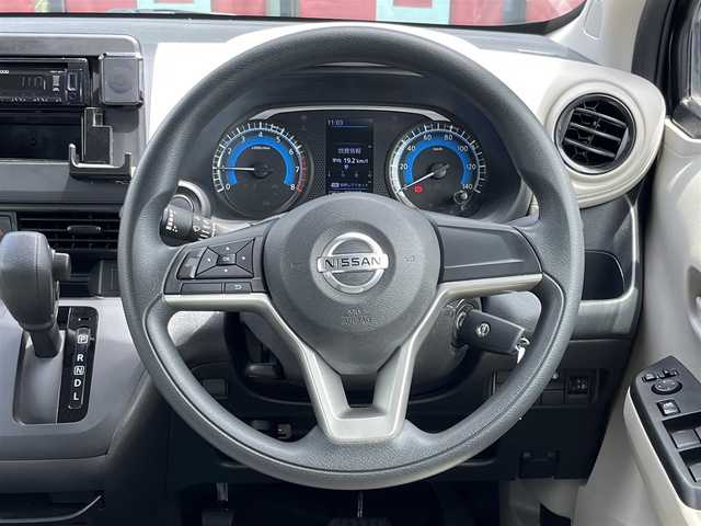 日産 デイズ S 奈良県 2020(令2)年 2.8万km ブラック 社外オーディオ(CD/AUX/USB/AM・FM)/ETC/インテリジェントエマージェンシーブレーキ/踏み間違い衝突防止アシスト/アイドリングストップ機能/サイドカーテンエアバッグ/ドアバイザー/社外フロアマット