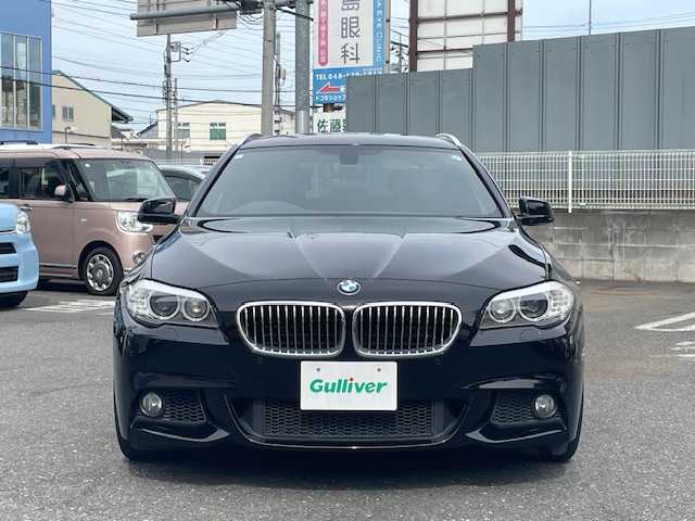 ＢＭＷ ５２８ｉ ツーリング Mスポーツ 埼玉県 2013(平25)年 2万km ジェットブラック 登録時走行距離19297km/車検R8年5月21日まで/ターボ/純正メーカーHDDナビゲーション/（CD/DVD/BT）/フルセグテレビ/バックカメラ/純正19インチアルミホイール/クルーズコントロール/LIMスイッチ/黒革シート/前席パワーシート /（シートメモリ付き）/シートヒーター/HIDヘッドライト/フォグランプ/ETC(ミラー一体型)/パドルシフト/クリアランスソナー /ステアリングリモコン/オートライト/電動格納ミラー/アイドリングストップ/ドアバイザー/プッシュスタート/スマートキー/新車保証書/取扱説明書