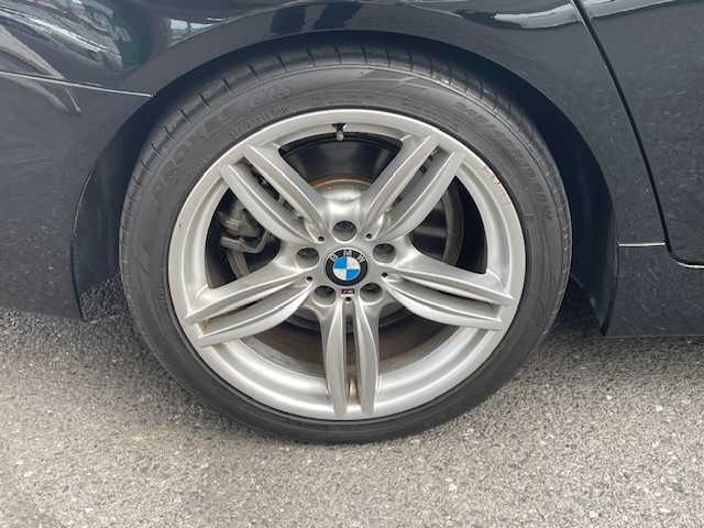 ＢＭＷ ５２８ｉ ツーリング Mスポーツ 埼玉県 2013(平25)年 2万km ジェットブラック 登録時走行距離19297km/車検R8年5月21日まで/ターボ/純正メーカーHDDナビゲーション/（CD/DVD/BT）/フルセグテレビ/バックカメラ/純正19インチアルミホイール/クルーズコントロール/LIMスイッチ/黒革シート/前席パワーシート /（シートメモリ付き）/シートヒーター/HIDヘッドライト/フォグランプ/ETC(ミラー一体型)/パドルシフト/クリアランスソナー /ステアリングリモコン/オートライト/電動格納ミラー/アイドリングストップ/ドアバイザー/プッシュスタート/スマートキー/新車保証書/取扱説明書