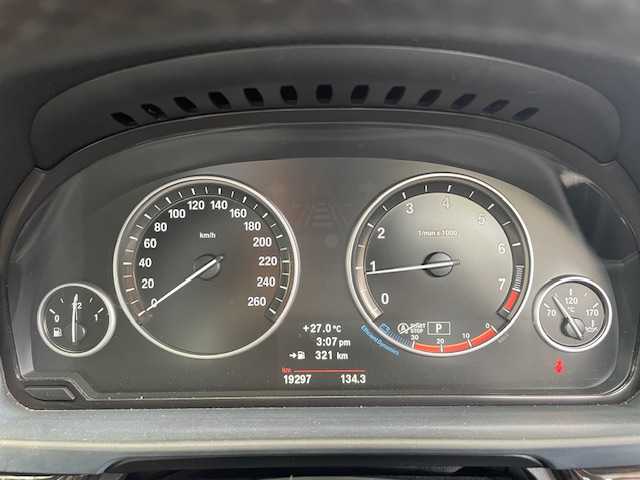 ＢＭＷ ５２８ｉ ツーリング Mスポーツ 埼玉県 2013(平25)年 2万km ジェットブラック 登録時走行距離19297km/車検R8年5月21日まで/ターボ/純正メーカーHDDナビゲーション/（CD/DVD/BT）/フルセグテレビ/バックカメラ/純正19インチアルミホイール/クルーズコントロール/LIMスイッチ/黒革シート/前席パワーシート /（シートメモリ付き）/シートヒーター/HIDヘッドライト/フォグランプ/ETC(ミラー一体型)/パドルシフト/クリアランスソナー /ステアリングリモコン/オートライト/電動格納ミラー/アイドリングストップ/ドアバイザー/プッシュスタート/スマートキー/新車保証書/取扱説明書