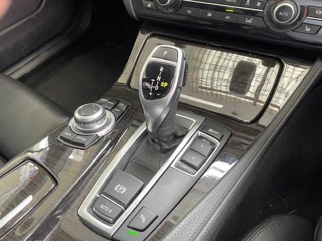 ＢＭＷ ５２８ｉ ツーリング Mスポーツ 埼玉県 2013(平25)年 2万km ジェットブラック 登録時走行距離19297km/車検R8年5月21日まで/ターボ/純正メーカーHDDナビゲーション/（CD/DVD/BT）/フルセグテレビ/バックカメラ/純正19インチアルミホイール/クルーズコントロール/LIMスイッチ/黒革シート/前席パワーシート /（シートメモリ付き）/シートヒーター/HIDヘッドライト/フォグランプ/ETC(ミラー一体型)/パドルシフト/クリアランスソナー /ステアリングリモコン/オートライト/電動格納ミラー/アイドリングストップ/ドアバイザー/プッシュスタート/スマートキー/新車保証書/取扱説明書