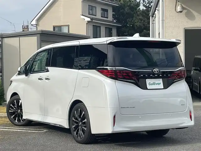 トヨタ アルファードハイブリット エグゼクティブ ラウンジ 宮城県 2023(令5)年 0.3万km プラチナホワイトパールマイカ ワンオーナー/純正メーカーディスプレイオーディオナビ（AM:FM:BT:TV）/デジタルインナーミラー/ヘッドアップディスプレイ/置くだけ充電/レーダークルコン/レーンキープアシスト/オートハイビーム/JBLプレミアムサウンド/ブレーキホールド/パドルシフト/D/N後席　パワーシート　エアーシート/シートヒーター/D席シートメモリー/パワーバックドア/BSM/ETC2.0/純正フリップダウンモニター/100V コンセント/オートハイビーム/アドバンストパーク/スマートキーx2