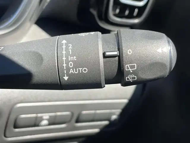 シトロエン シトロエン Ｃ３ エアクロス シャインパック ブルーHDi 香川県 2023(令5)年 2.4万km グレーⅡ アクティブセーフティーブレーキ/ブラインドスポットモニター/レーンアシスト/F/Rドライブレコーダー/インテリジェントハイビーム/LEDヘッドライト/AppleCarPlay/AndroidAuto/MirrorLink/スマートキー/アイドリングストップ/クルーズコントロール/パーキングアシスト/全方位カメラ/バックカメラ/ハーフレザーシート/純正17インチアルミ/コーナーセンサー