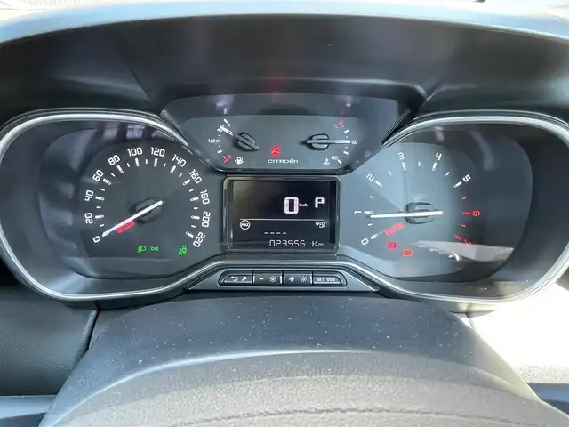 シトロエン シトロエン Ｃ３ エアクロス シャインパック ブルーHDi 香川県 2023(令5)年 2.4万km グレーⅡ アクティブセーフティーブレーキ/ブラインドスポットモニター/レーンアシスト/F/Rドライブレコーダー/インテリジェントハイビーム/LEDヘッドライト/AppleCarPlay/AndroidAuto/MirrorLink/スマートキー/アイドリングストップ/クルーズコントロール/パーキングアシスト/全方位カメラ/バックカメラ/ハーフレザーシート/純正17インチアルミ/コーナーセンサー