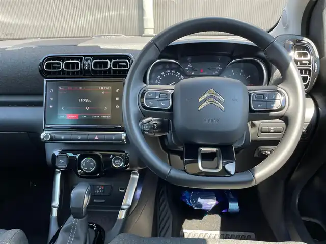 シトロエン シトロエン Ｃ３ エアクロス シャインパック ブルーHDi 香川県 2023(令5)年 2.4万km グレーⅡ アクティブセーフティーブレーキ/ブラインドスポットモニター/レーンアシスト/F/Rドライブレコーダー/インテリジェントハイビーム/LEDヘッドライト/AppleCarPlay/AndroidAuto/MirrorLink/スマートキー/アイドリングストップ/クルーズコントロール/パーキングアシスト/全方位カメラ/バックカメラ/ハーフレザーシート/純正17インチアルミ/コーナーセンサー