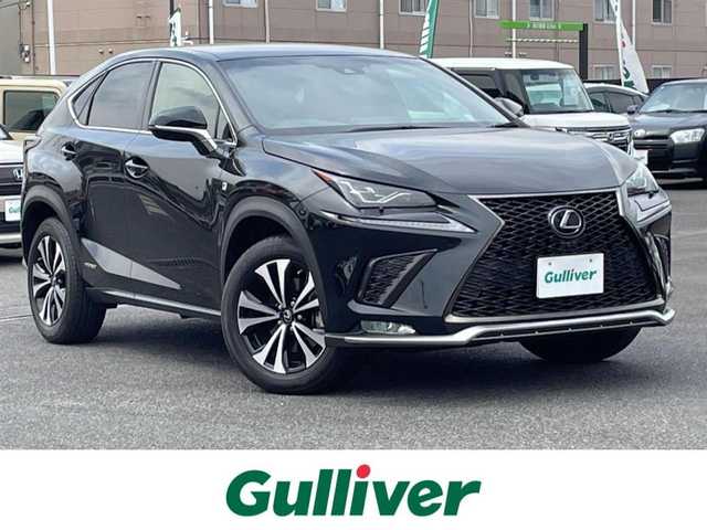 レクサス ＮＸ 300h Fスポーツ 広島県 2018(平30)年 0.9万km グラファイトブラックガラスフレーク ワンオーナー/純正10.3インチナビ（CD/DVD/Bluetooth）/フルセグTV（走行中視聴可）/全方位モニター/ETC2.0/レッド×ブラック コンビレザーシート/・シートヒーター/・エアシート/・パワーシート（メモリー機能付き）/三眼LEDヘッドライト/シーケンシャルウインカー/レーダークルーズコントロール/衝突被害軽減ブレーキ/車線逸脱防止支援機能/オートマチックハイビーム/コーナーセンサー/純正18インチAW/ステアリングヒーター/オートブレーキホールド/スペアキー×2