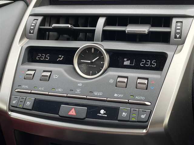レクサス ＮＸ 300h Fスポーツ 広島県 2018(平30)年 0.9万km グラファイトブラックガラスフレーク ワンオーナー/純正10.3インチナビ（CD/DVD/Bluetooth）/フルセグTV（走行中視聴可）/全方位モニター/ETC2.0/レッド×ブラック コンビレザーシート/・シートヒーター/・エアシート/・パワーシート（メモリー機能付き）/三眼LEDヘッドライト/シーケンシャルウインカー/レーダークルーズコントロール/衝突被害軽減ブレーキ/車線逸脱防止支援機能/オートマチックハイビーム/コーナーセンサー/純正18インチAW/ステアリングヒーター/オートブレーキホールド/スペアキー×2