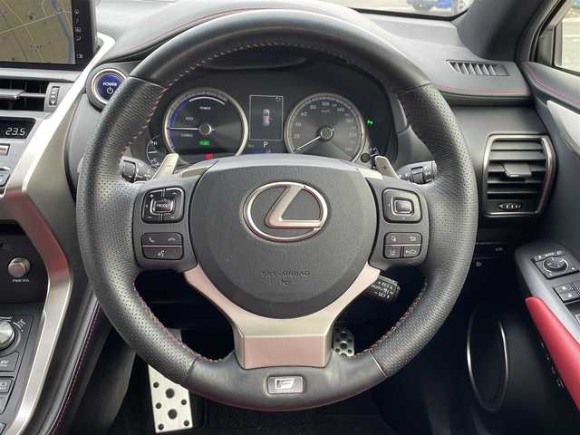 レクサス ＮＸ 300h Fスポーツ 広島県 2018(平30)年 0.9万km グラファイトブラックガラスフレーク ワンオーナー/純正10.3インチナビ（CD/DVD/Bluetooth）/フルセグTV（走行中視聴可）/全方位モニター/ETC2.0/レッド×ブラック コンビレザーシート/・シートヒーター/・エアシート/・パワーシート（メモリー機能付き）/三眼LEDヘッドライト/シーケンシャルウインカー/レーダークルーズコントロール/衝突被害軽減ブレーキ/車線逸脱防止支援機能/オートマチックハイビーム/コーナーセンサー/純正18インチAW/ステアリングヒーター/オートブレーキホールド/スペアキー×2