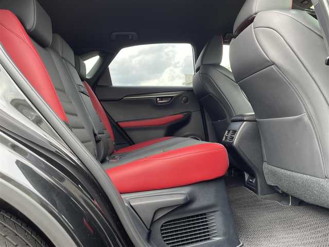レクサス ＮＸ 300h Fスポーツ 広島県 2018(平30)年 0.9万km グラファイトブラックガラスフレーク ワンオーナー/純正10.3インチナビ（CD/DVD/Bluetooth）/フルセグTV（走行中視聴可）/全方位モニター/ETC2.0/レッド×ブラック コンビレザーシート/・シートヒーター/・エアシート/・パワーシート（メモリー機能付き）/三眼LEDヘッドライト/シーケンシャルウインカー/レーダークルーズコントロール/衝突被害軽減ブレーキ/車線逸脱防止支援機能/オートマチックハイビーム/コーナーセンサー/純正18インチAW/ステアリングヒーター/オートブレーキホールド/スペアキー×2